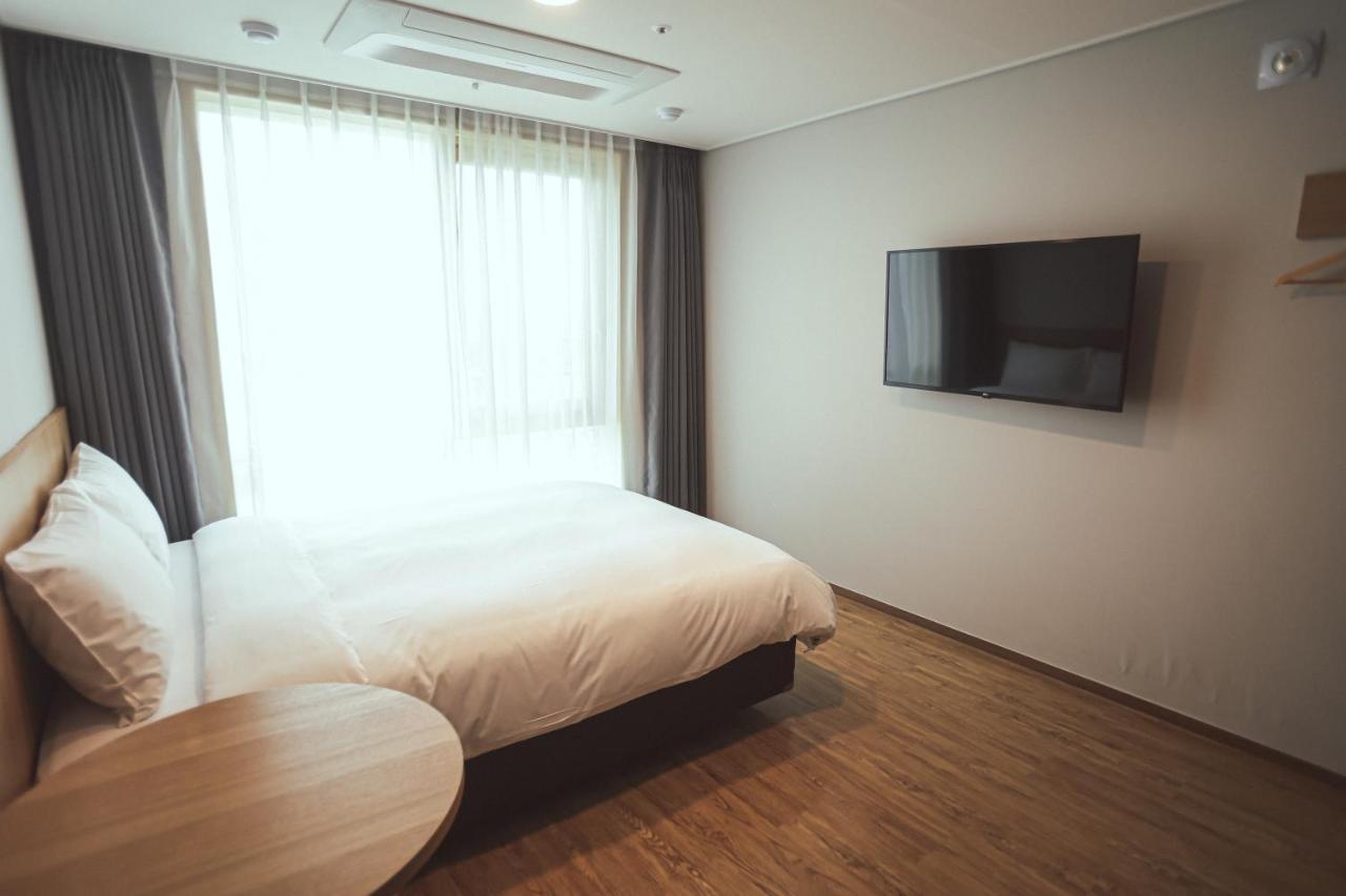 Hotel Kenny Йосу Екстер'єр фото