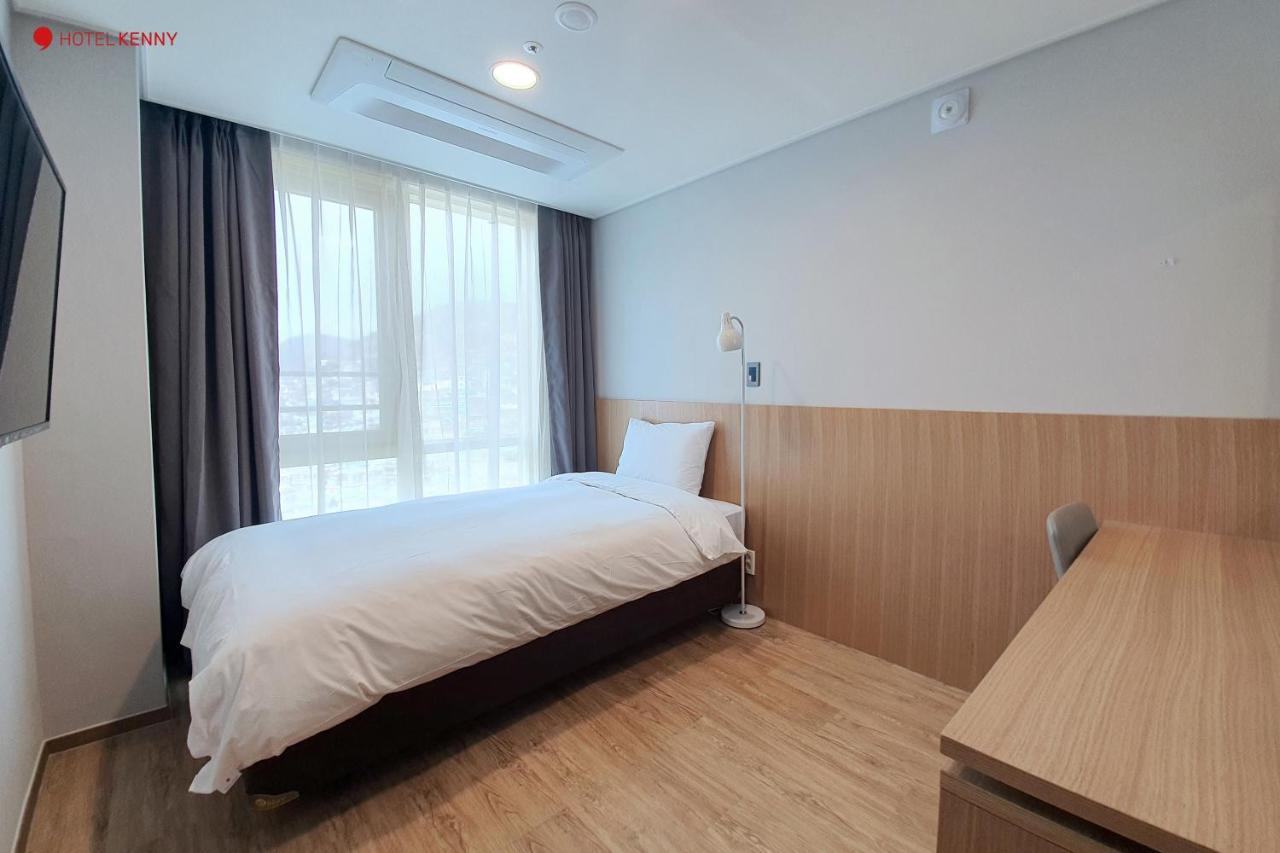 Hotel Kenny Йосу Екстер'єр фото
